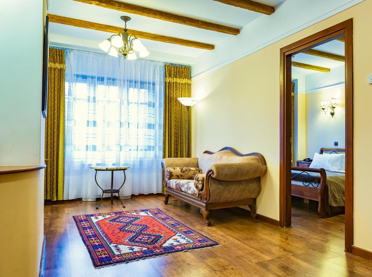 Park Hotel Kokshetau Shchūchīnsk Exteriör bild