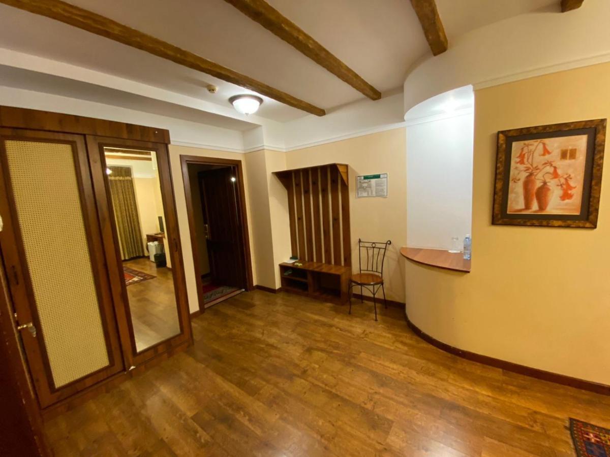Park Hotel Kokshetau Shchūchīnsk Exteriör bild