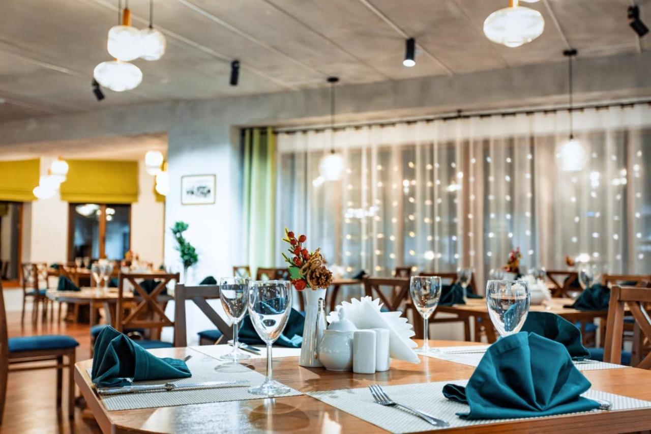 Park Hotel Kokshetau Shchūchīnsk Exteriör bild