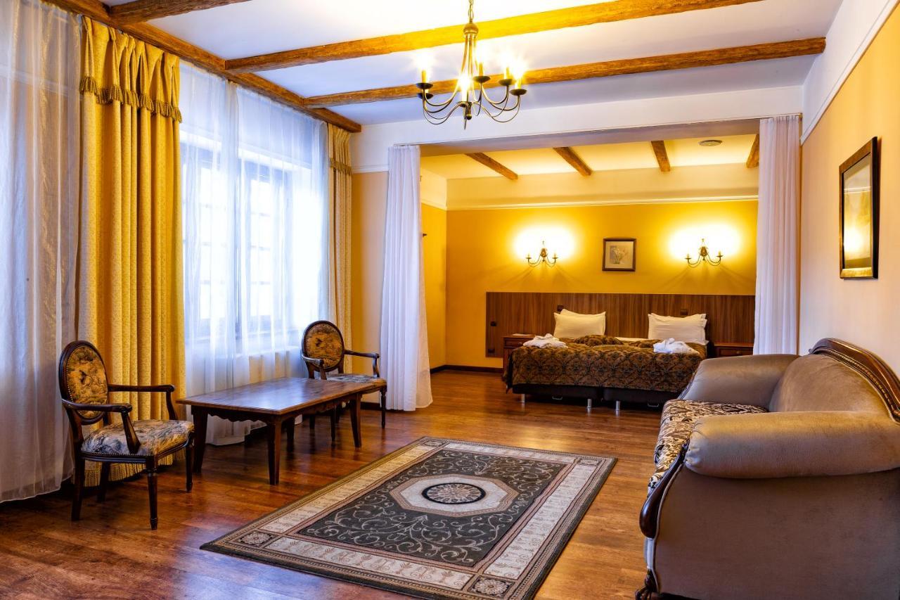 Park Hotel Kokshetau Shchūchīnsk Exteriör bild