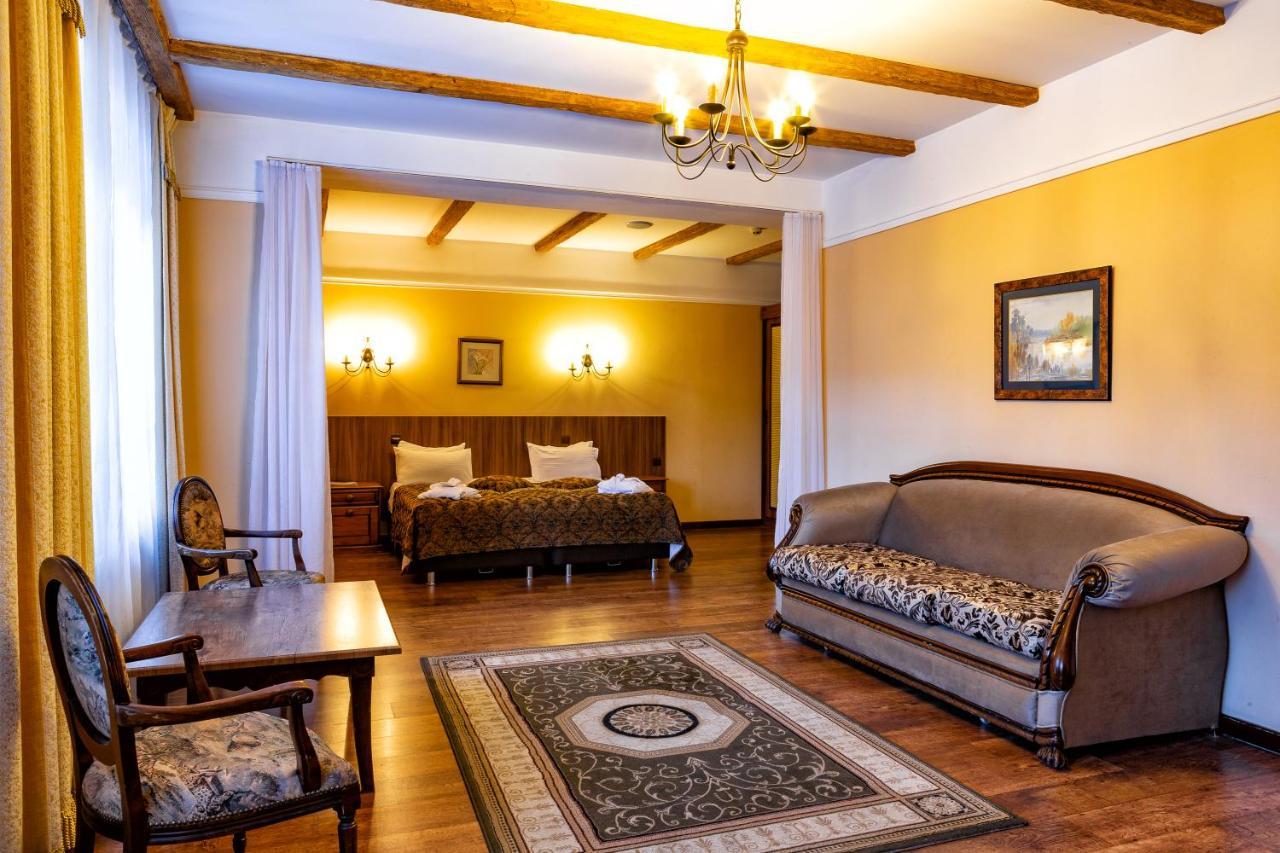 Park Hotel Kokshetau Shchūchīnsk Exteriör bild
